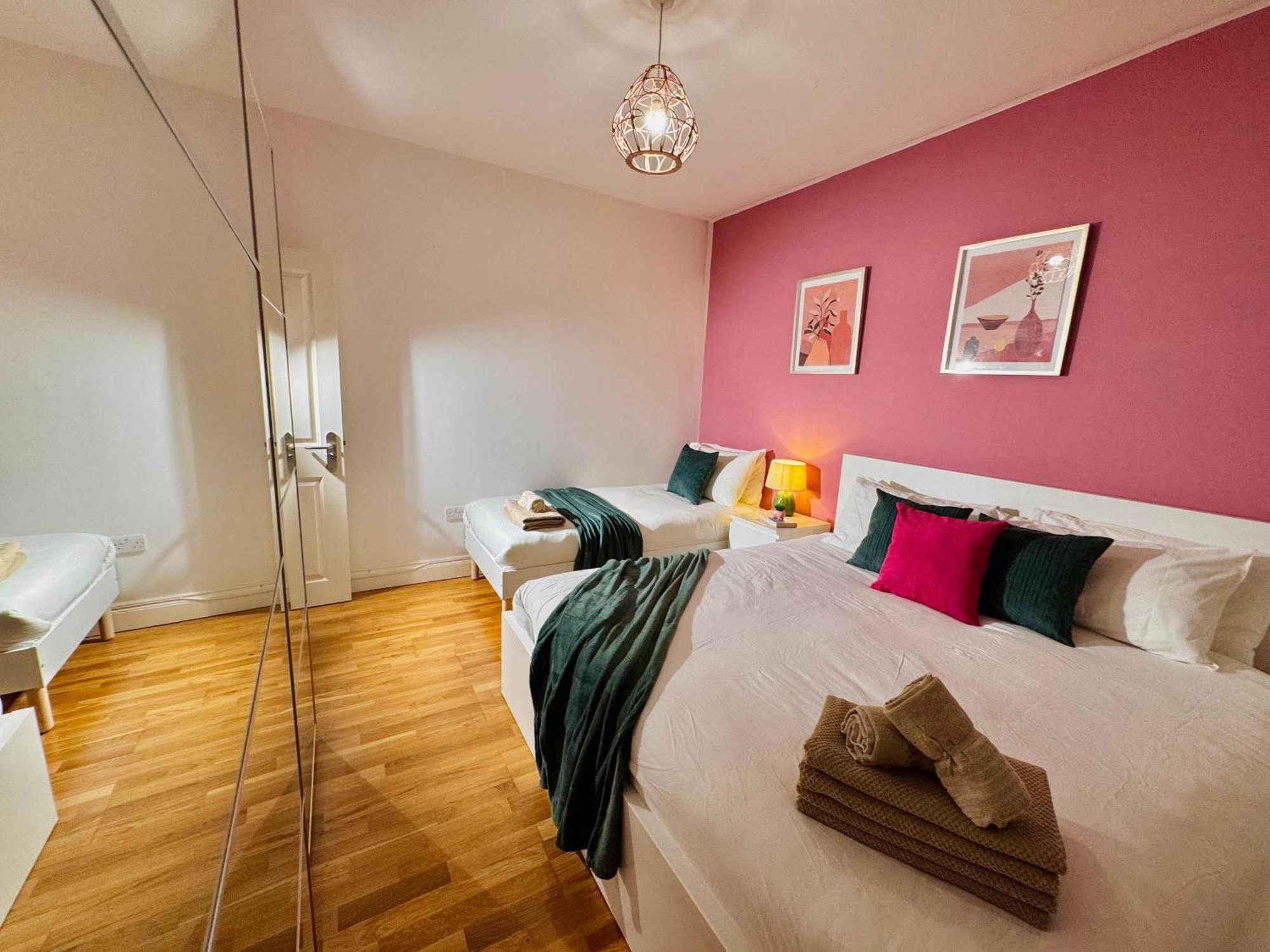 Modern 1-Bed Apt 30Min To Central London & Parking Eksteriør billede