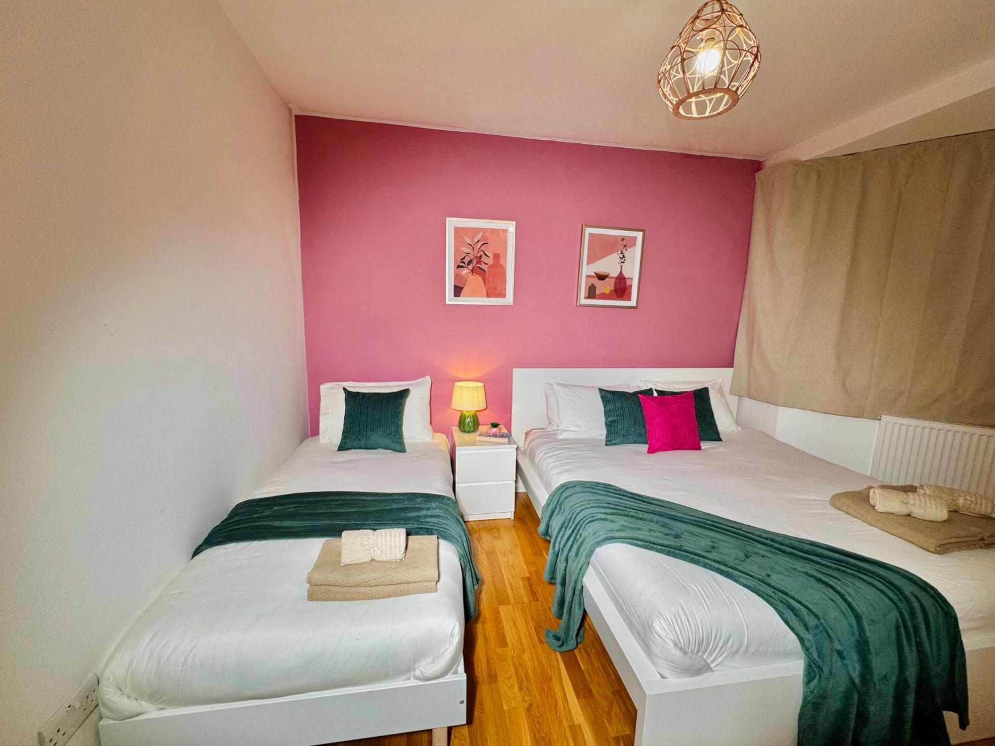 Modern 1-Bed Apt 30Min To Central London & Parking Eksteriør billede