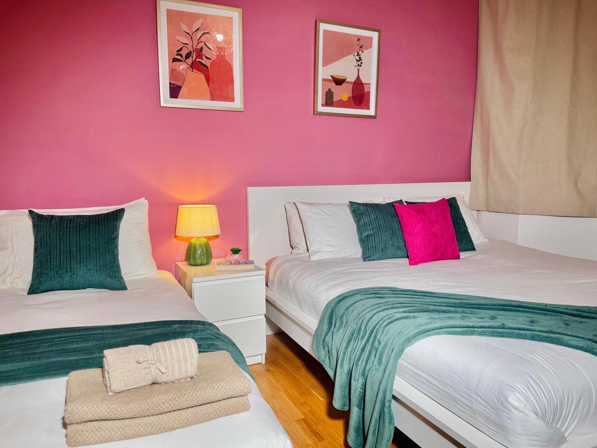 Modern 1-Bed Apt 30Min To Central London & Parking Eksteriør billede