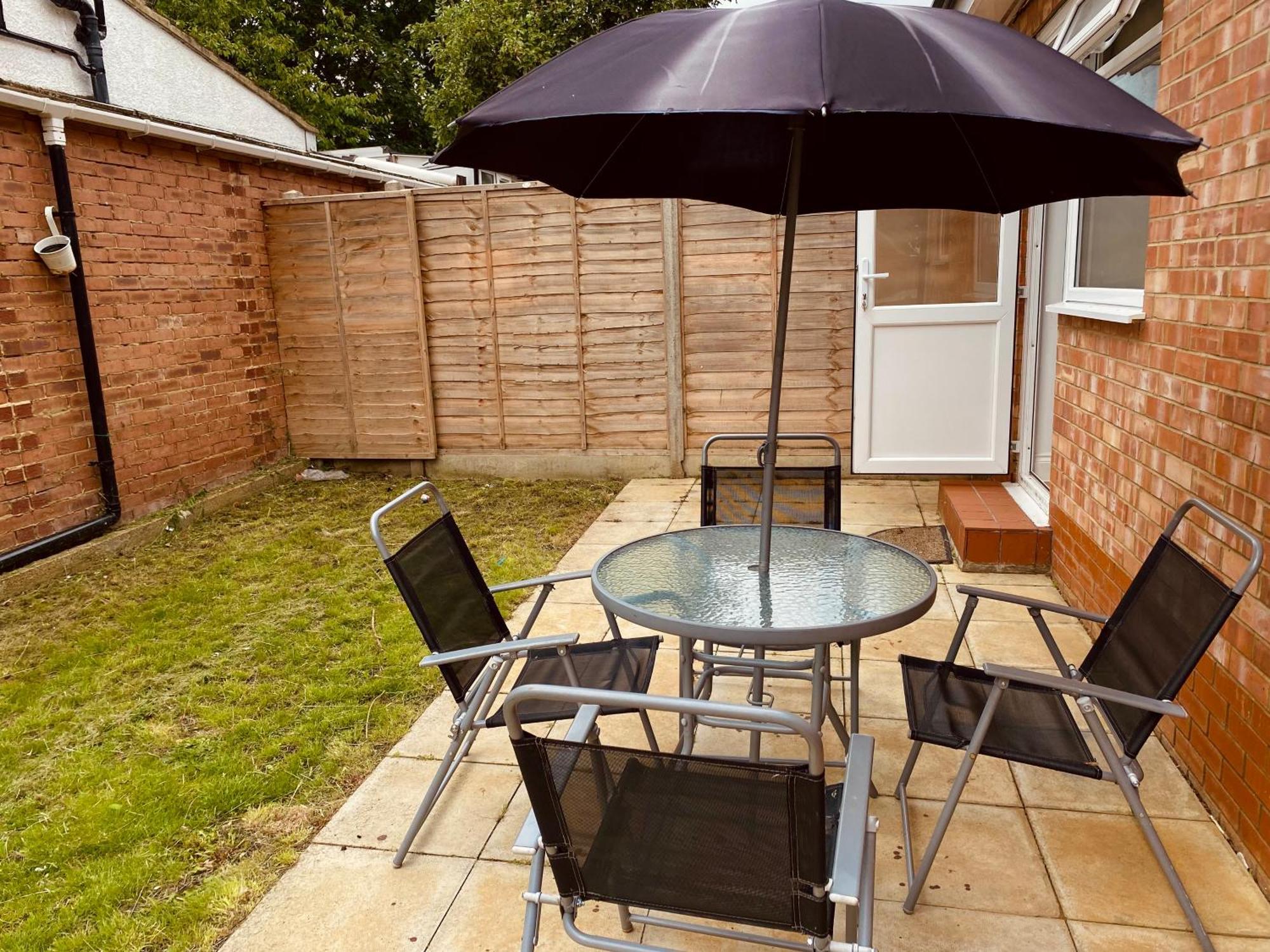 Modern 1-Bed Apt 30Min To Central London & Parking Eksteriør billede
